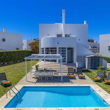 빌라 Casa Duarte By *